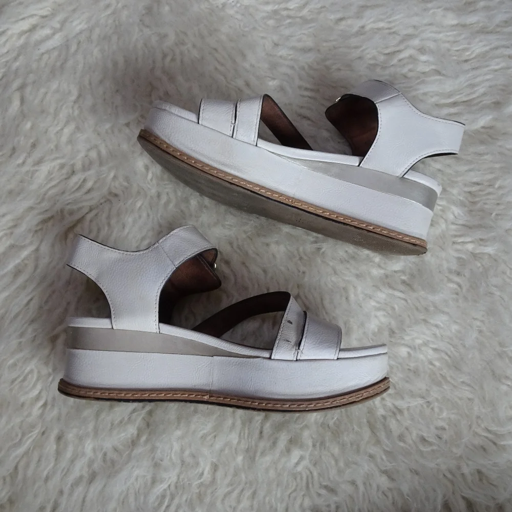 White Leather Platform Sandals Size 6.5 Women's - Picture 2 of 5